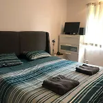 Charming 1-Bed Apartment Vibrant London Location
