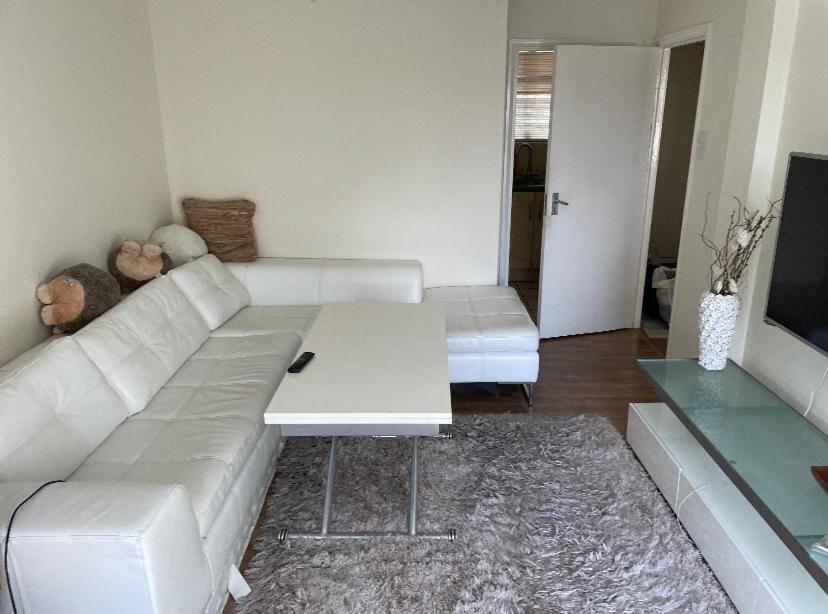 Charming 1-bed Vibrant Location Appartamento Londra